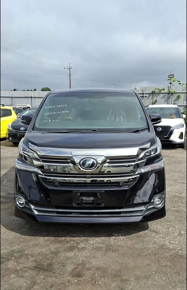 Used Toyota Vellfire 2015 for sale - 76144402: Photo 4