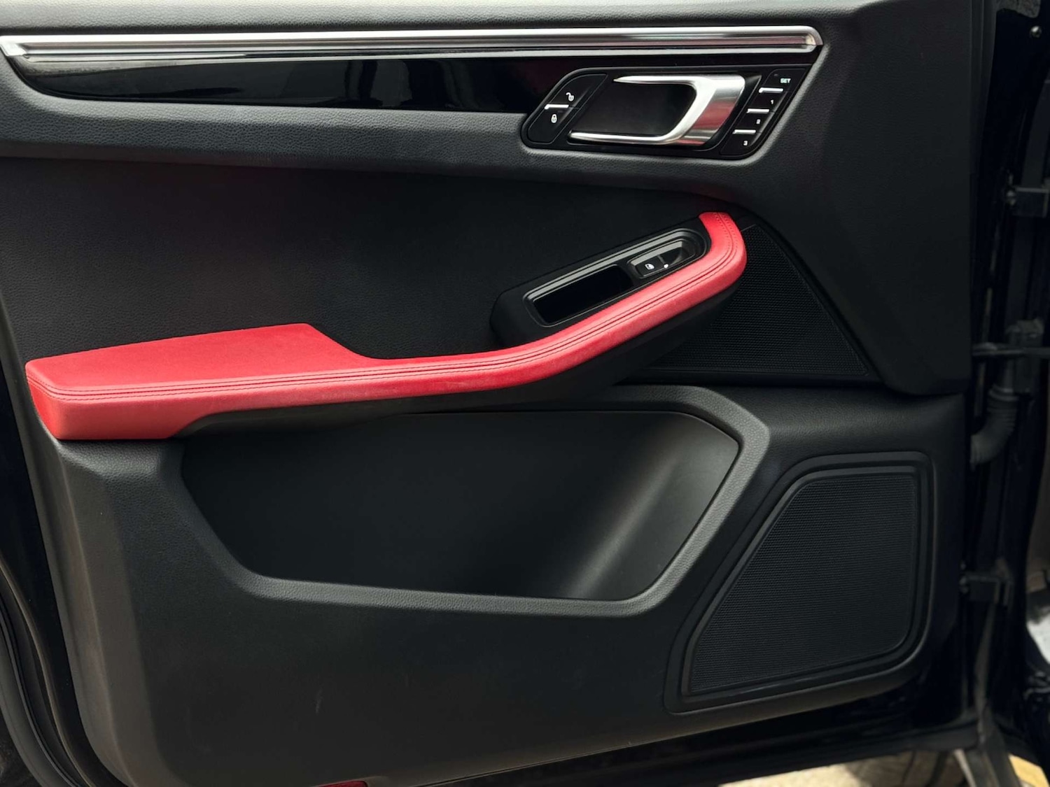 Used Porsche Macan 2024 for sale - 77622831: Photo 81