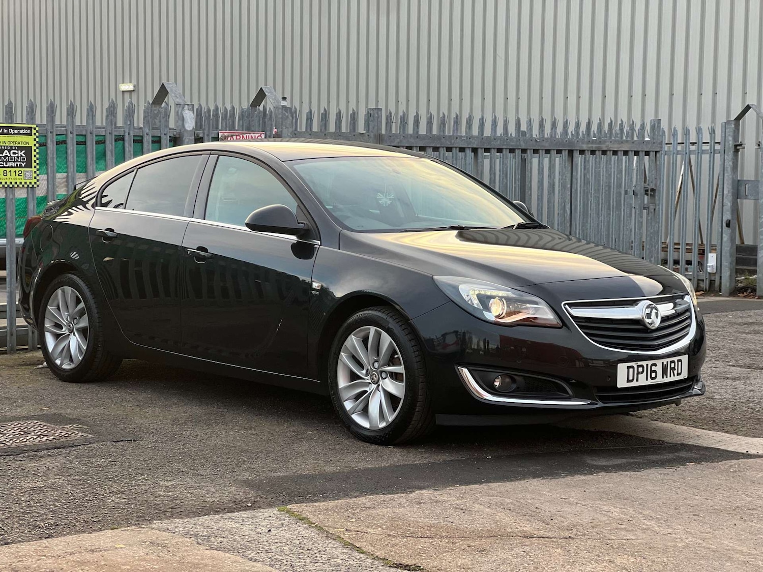 Used Vauxhall Insignia 2016 for sale - 76693598: Photo 1