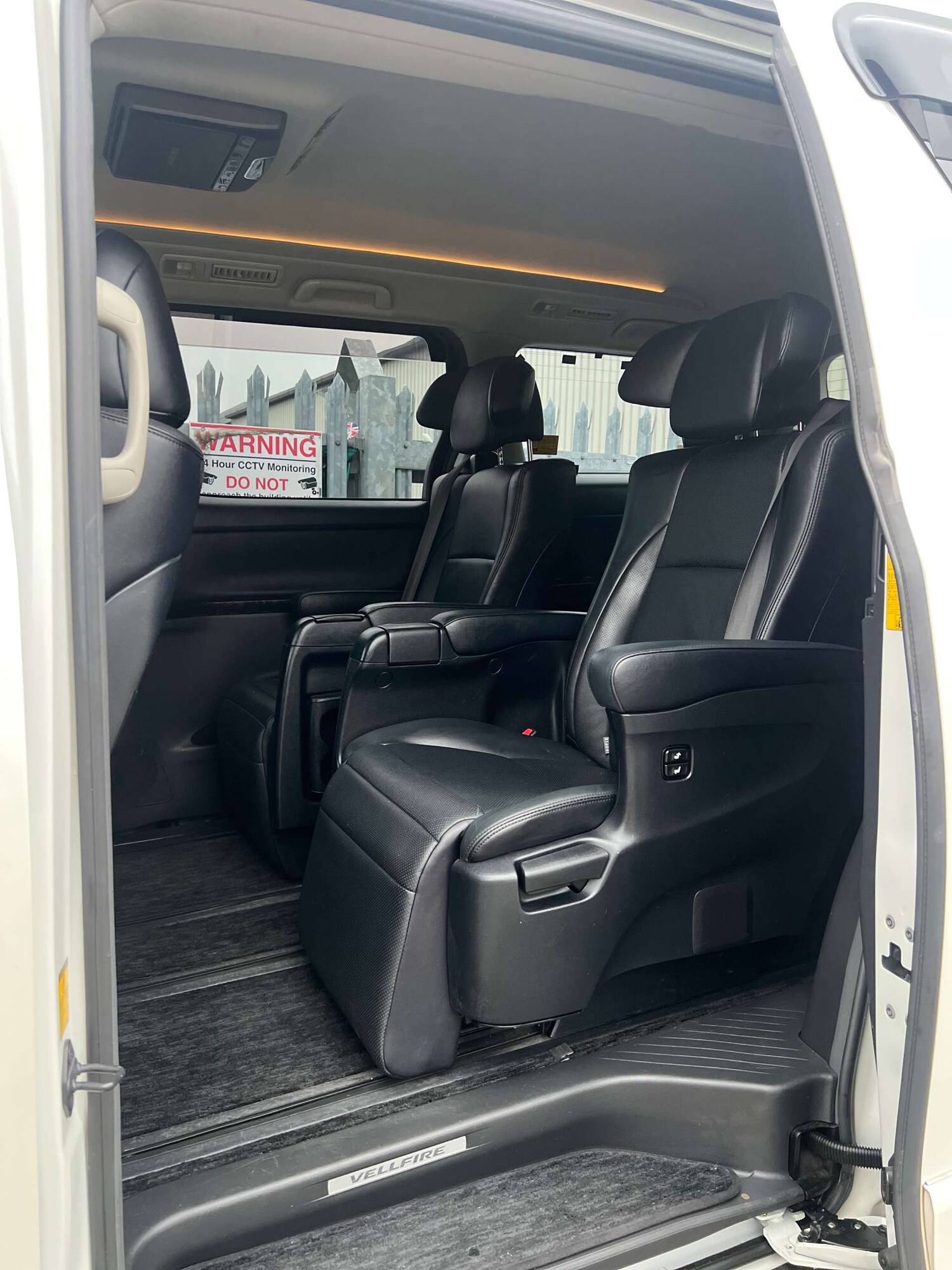 Used Toyota Vellfire 2013 for sale - 77422754: Photo 12