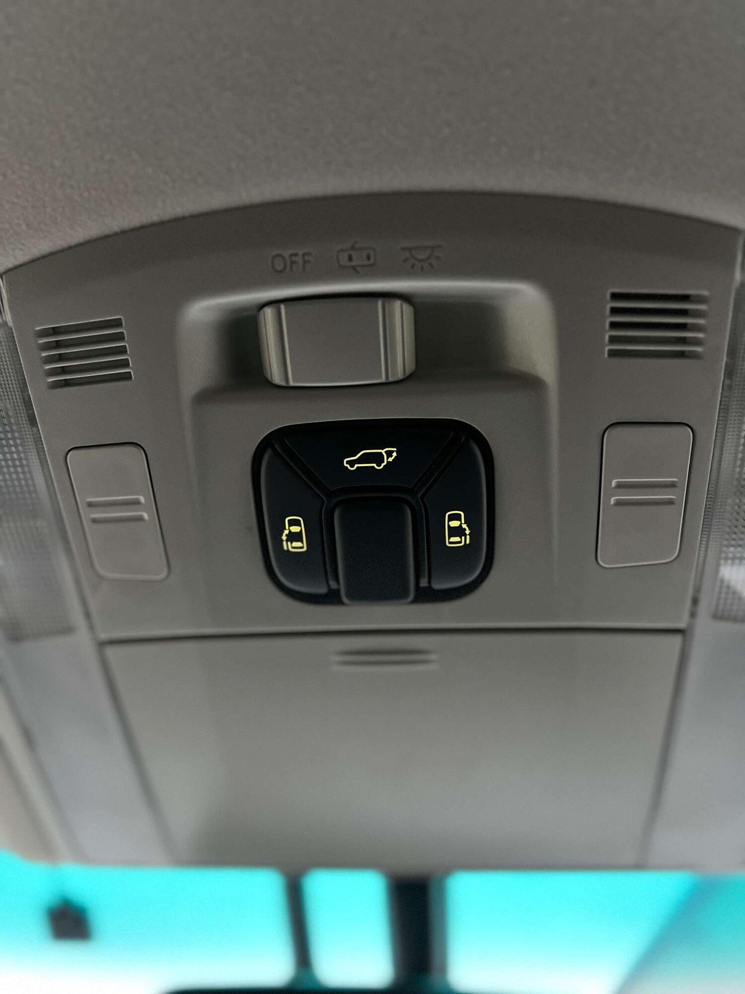 Used Toyota Vellfire 2013 for sale - 77422754: Photo 26