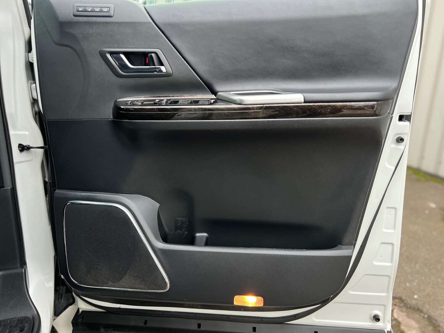 Used Toyota Vellfire 2013 for sale - 77422754: Photo 29