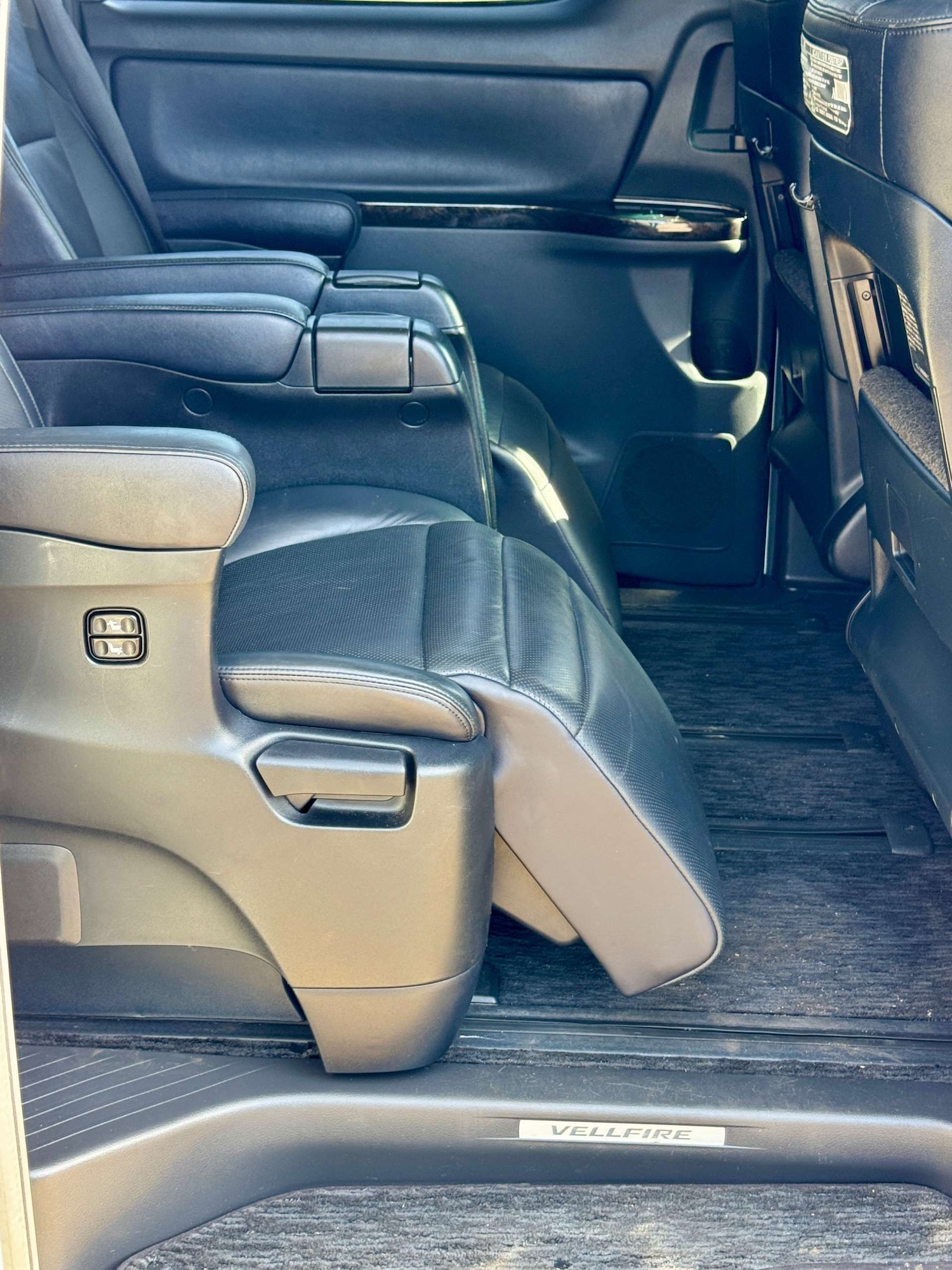 Used Toyota Vellfire 2013 for sale - 77422754: Photo 65