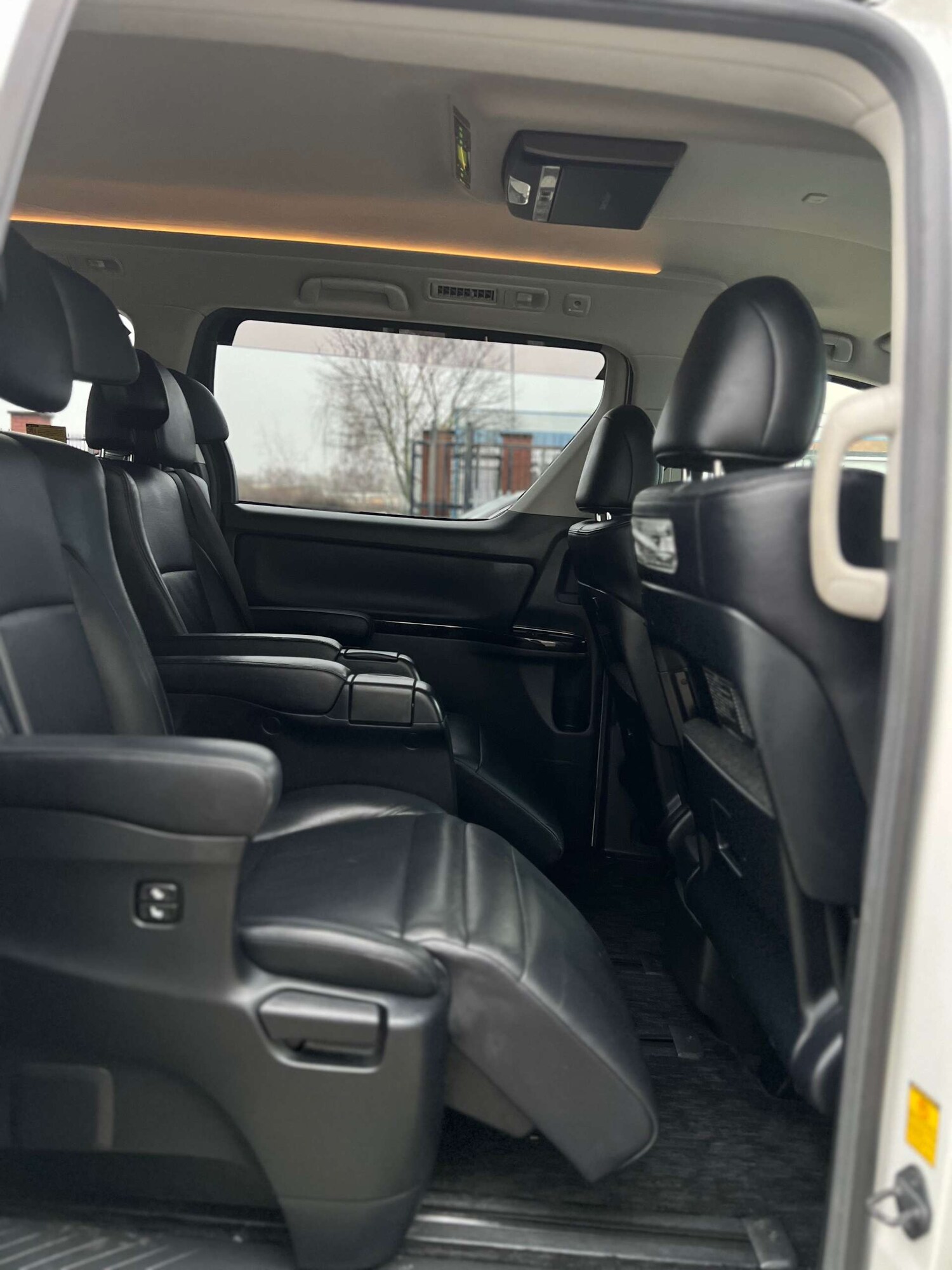 Used Toyota Vellfire 2013 for sale - 77422754: Photo 8