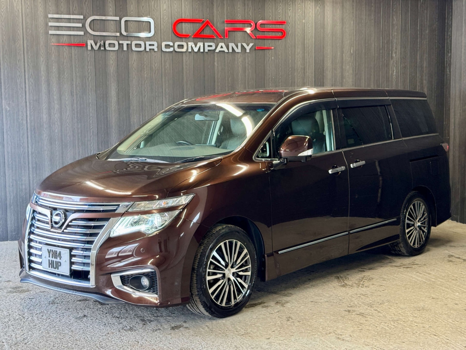 Used Nissan Elgrand 2014 for sale - 76278118: Photo 1