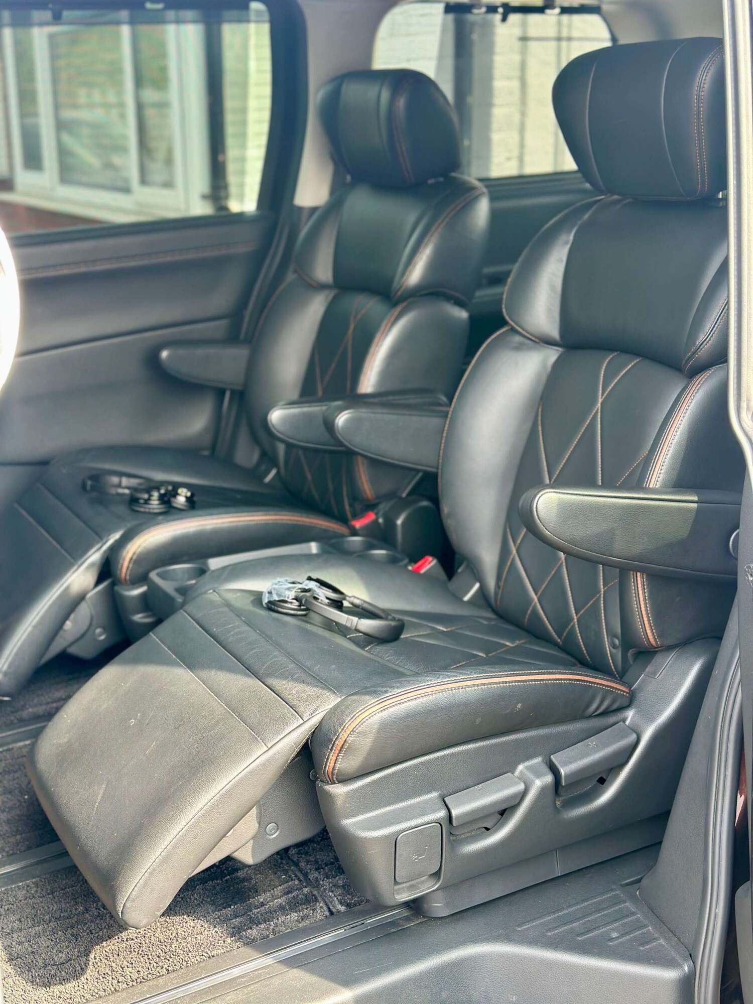 Used Nissan Elgrand 2014 for sale - 76278118: Photo 18