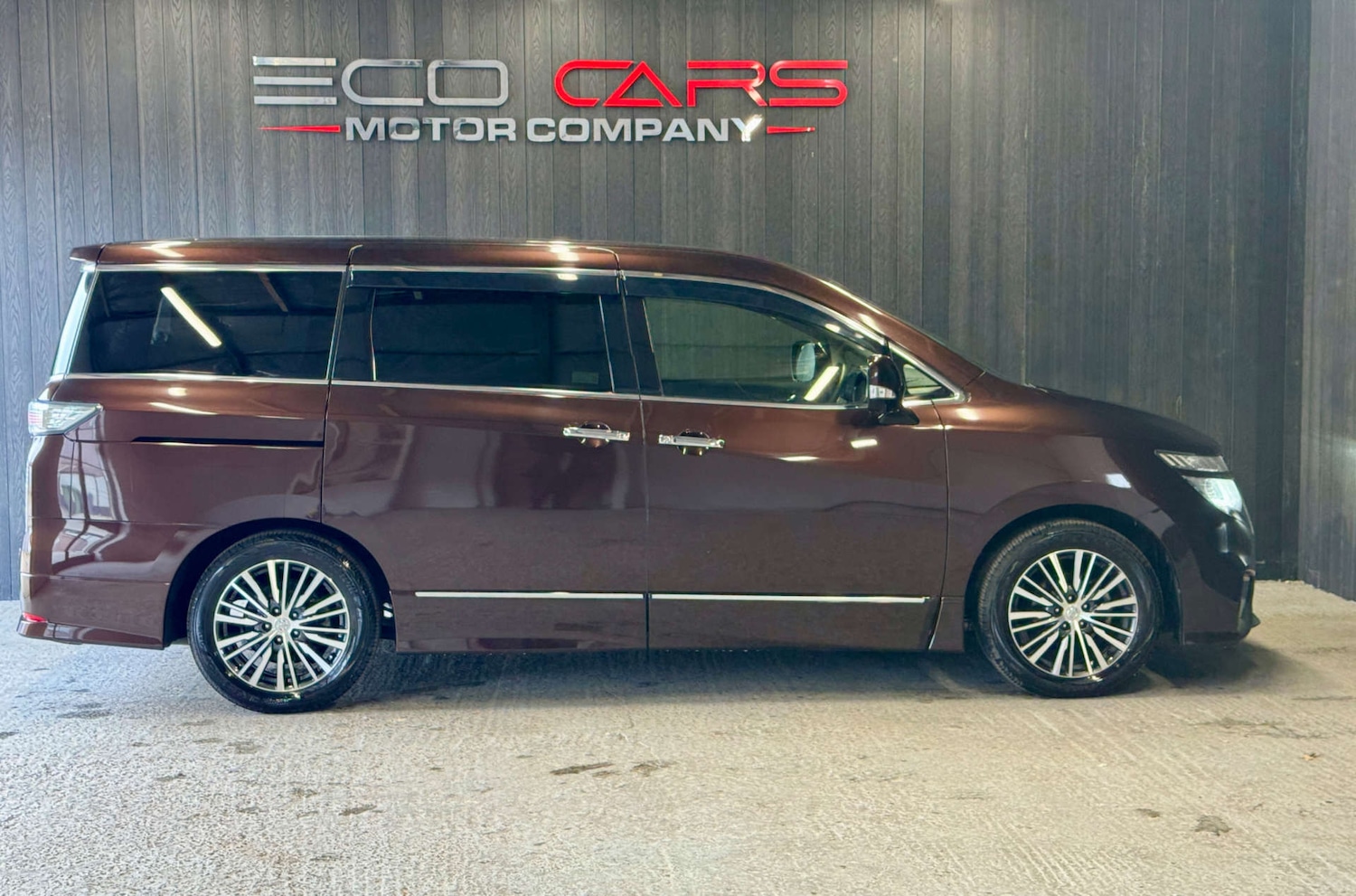 Used Nissan Elgrand 2014 for sale - 76278118: Photo 4