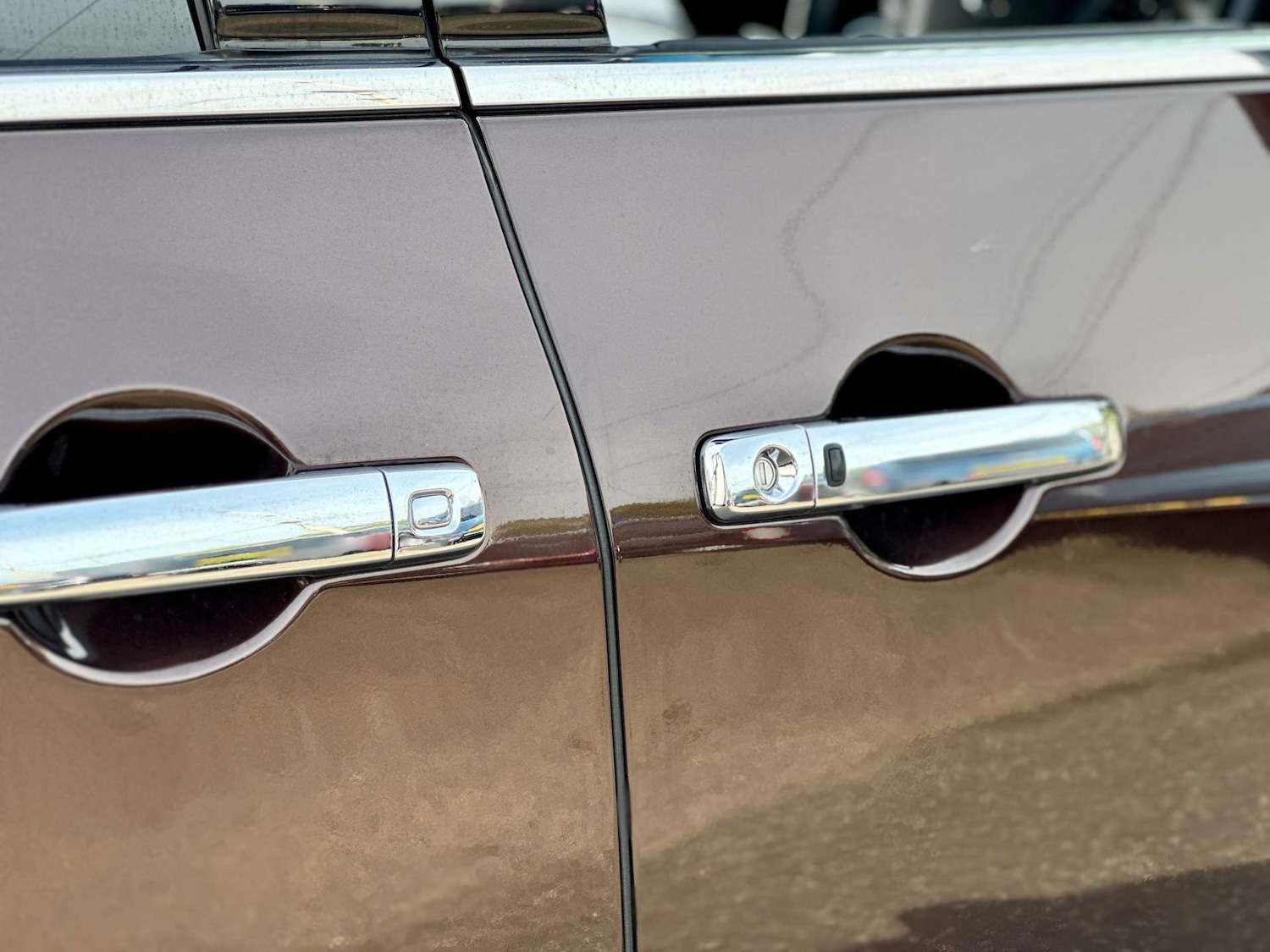 Used Nissan Elgrand 2014 for sale - 76278118: Photo 45