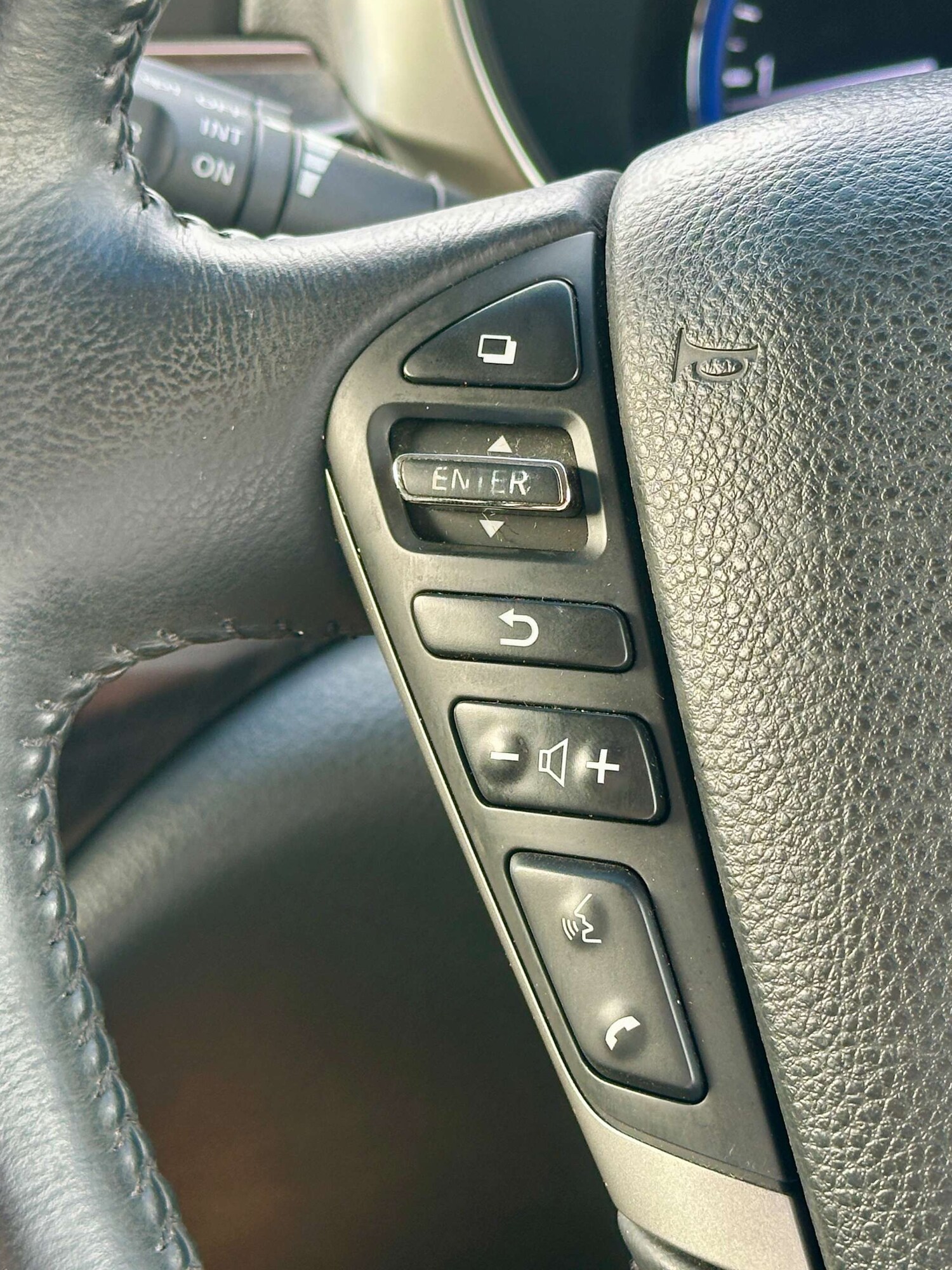 Used Nissan Elgrand 2014 for sale - 76278118: Photo 50