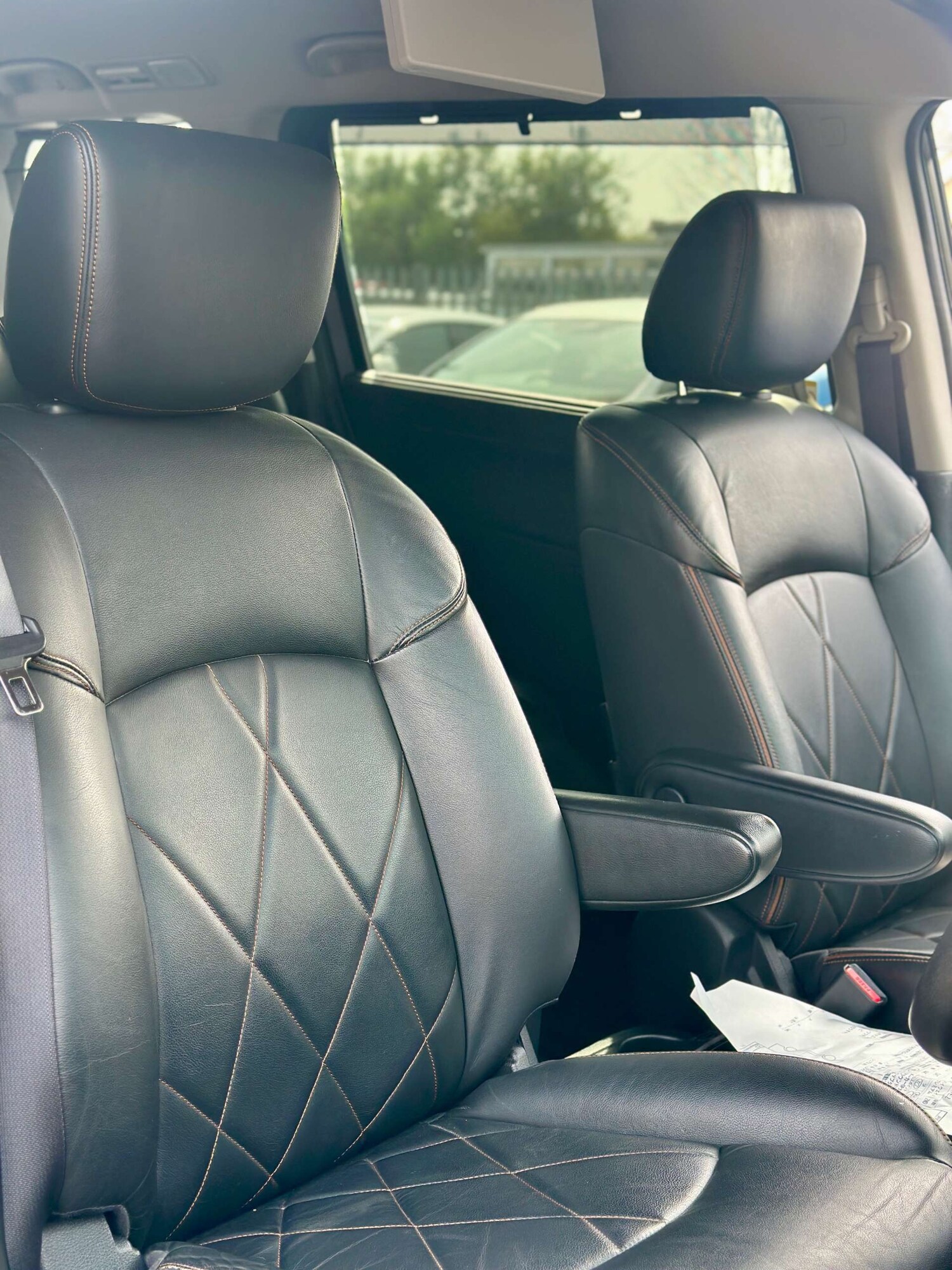 Used Nissan Elgrand 2014 for sale - 76278118: Photo 6