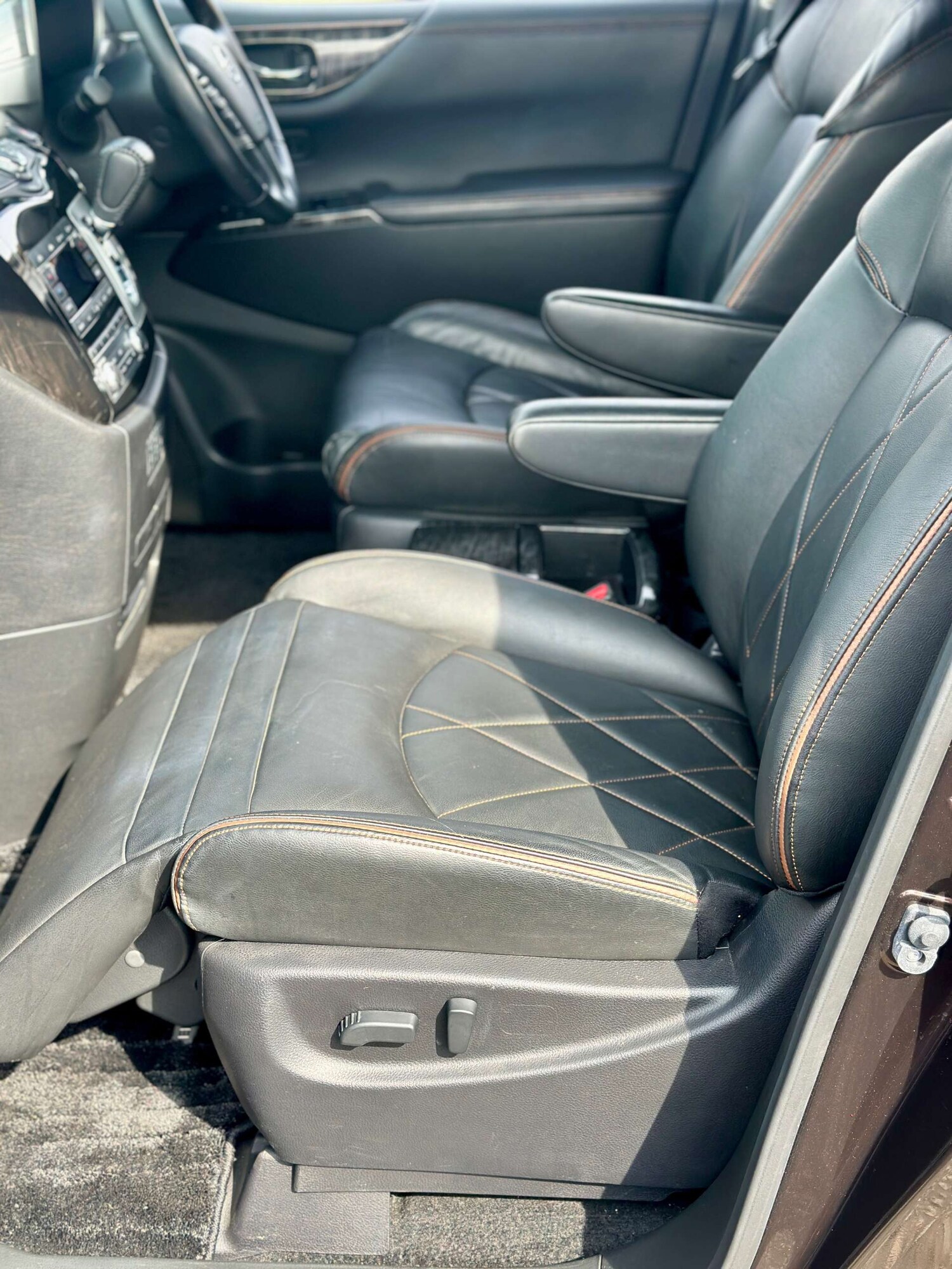 Used Nissan Elgrand 2014 for sale - 76278118: Photo 9