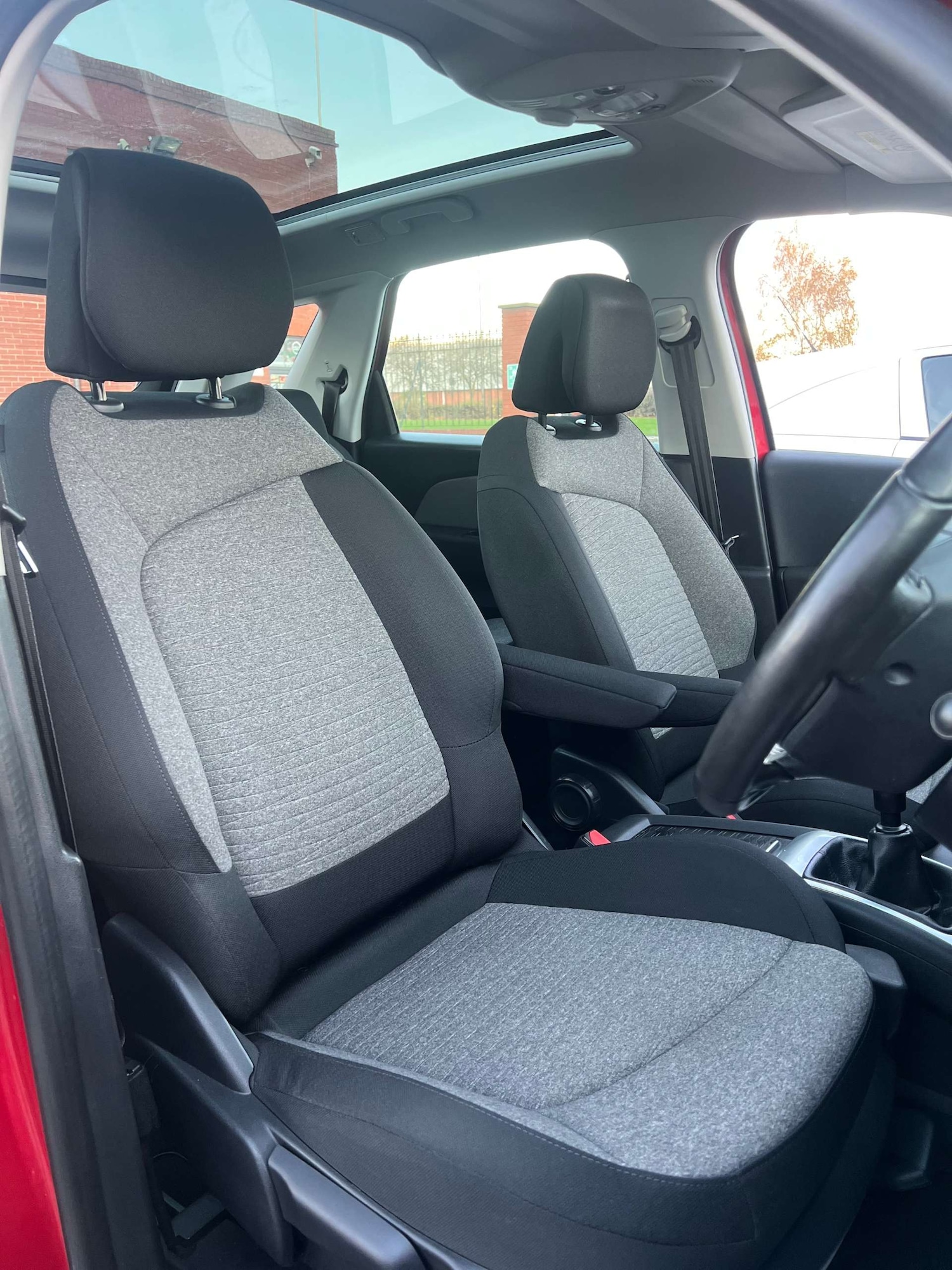 Used Citroen C4 Picasso 2016 for sale - 76724025: Photo 2