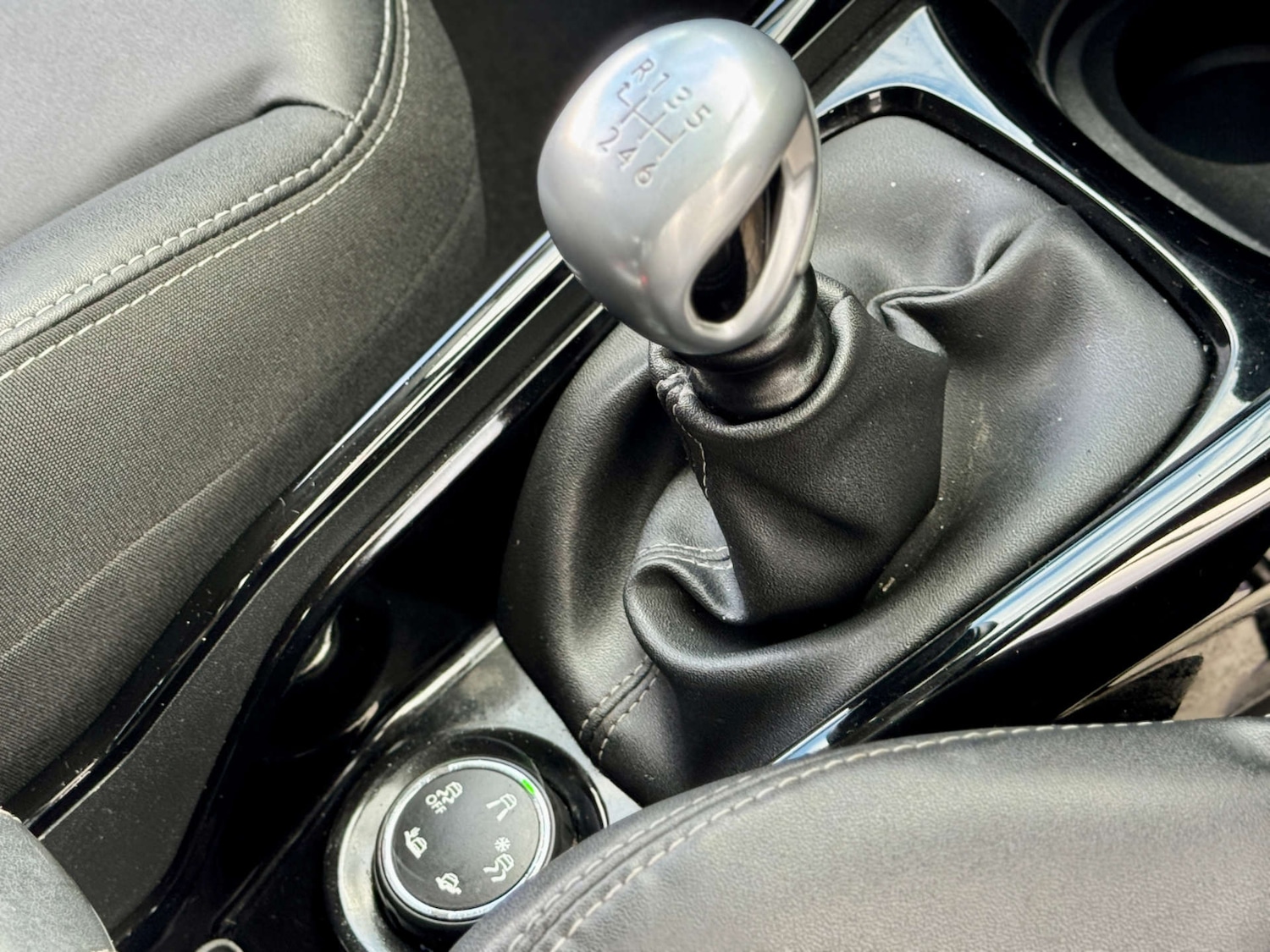 Used Peugeot 2008 2017 for sale - 77264707: Photo 47