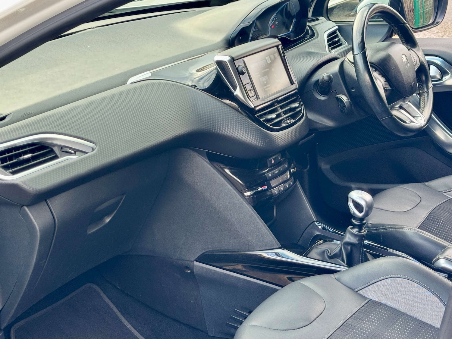 Used Peugeot 2008 2017 for sale - 77264707: Photo 48