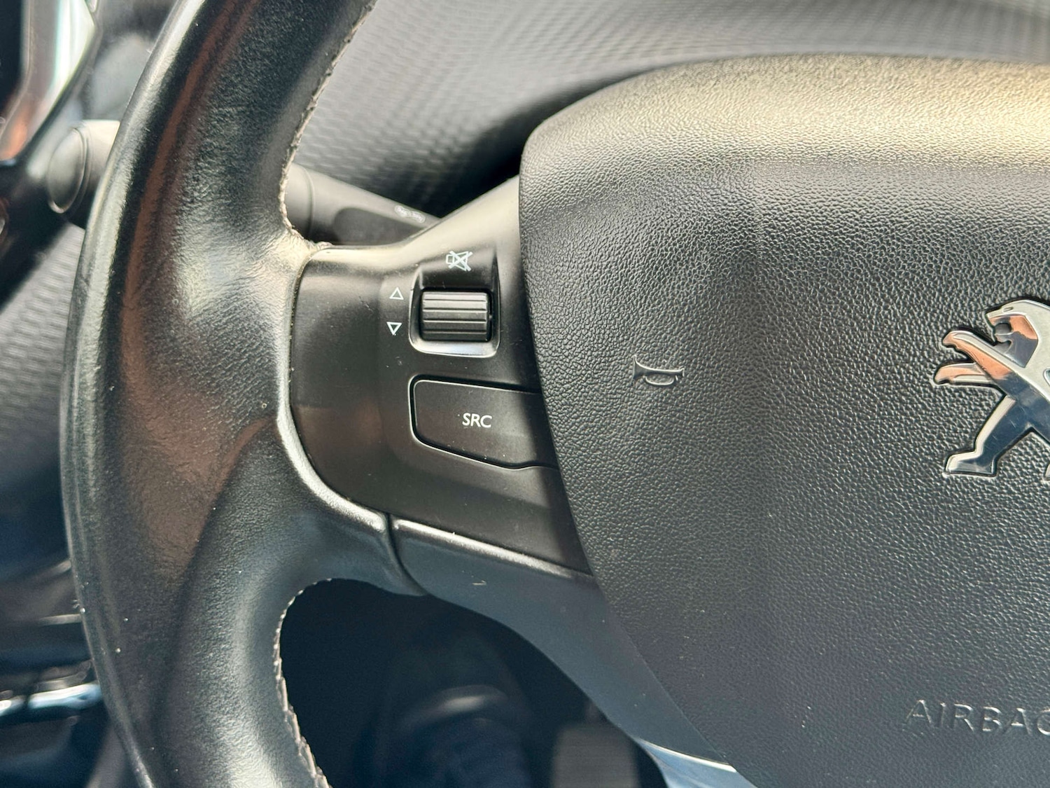 Used Peugeot 2008 2017 for sale - 77264707: Photo 63