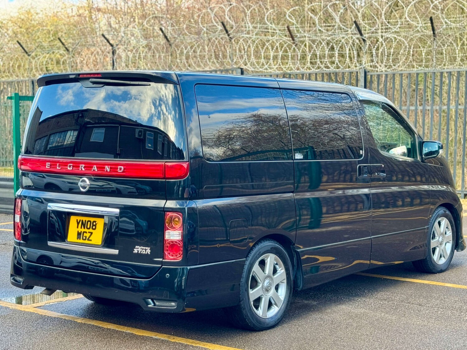 Used Nissan Elgrand 2024 for sale - 77413349: Photo 6