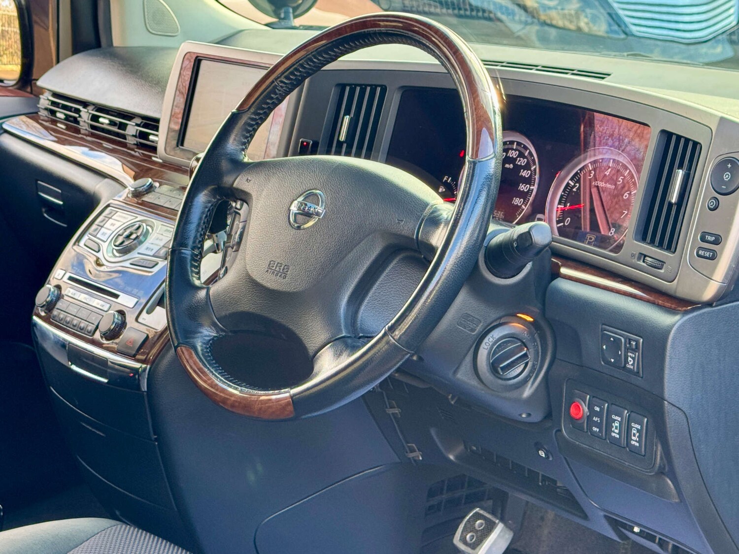 Used Nissan Elgrand 2024 for sale - 77413349: Photo 60