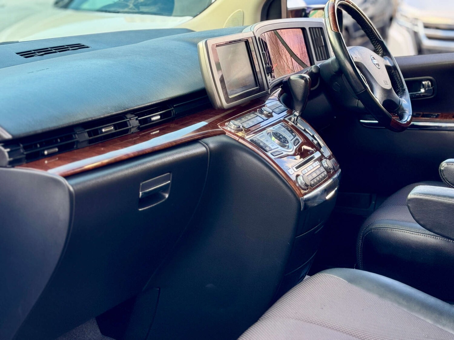 Used Nissan Elgrand 2024 for sale - 77413349: Photo 61