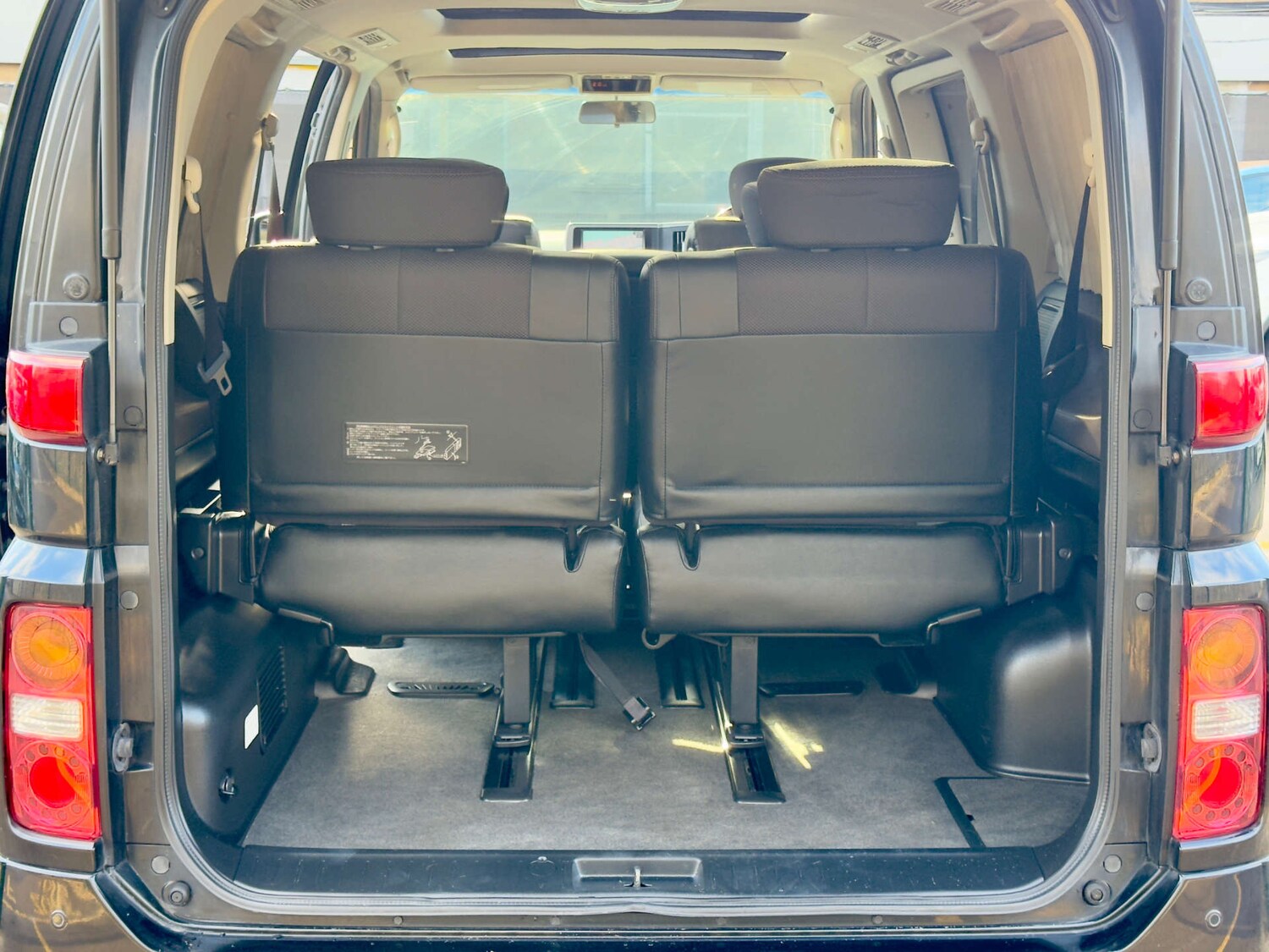 Used Nissan Elgrand 2024 for sale - 77413349: Photo 76