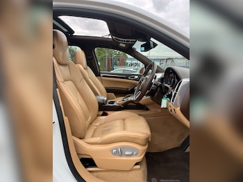 Used Porsche Cayenne 2016 for sale - 75946327: Photo