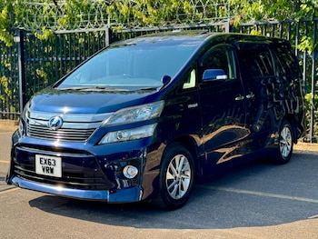 Used Toyota Vellfire 2013 for sale - 79427537: Photo