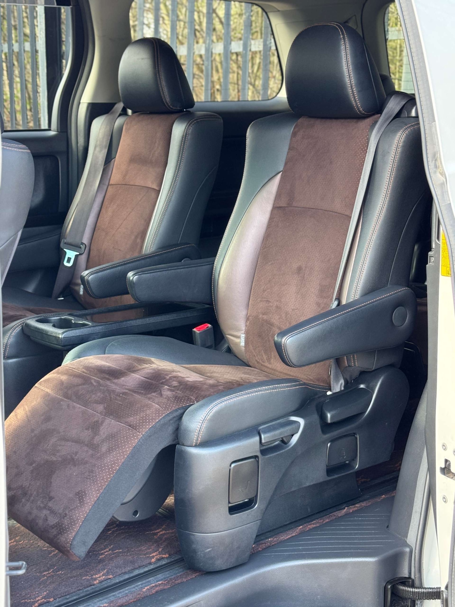 Used Toyota Alphard 2013 for sale - 77736118: Photo 19