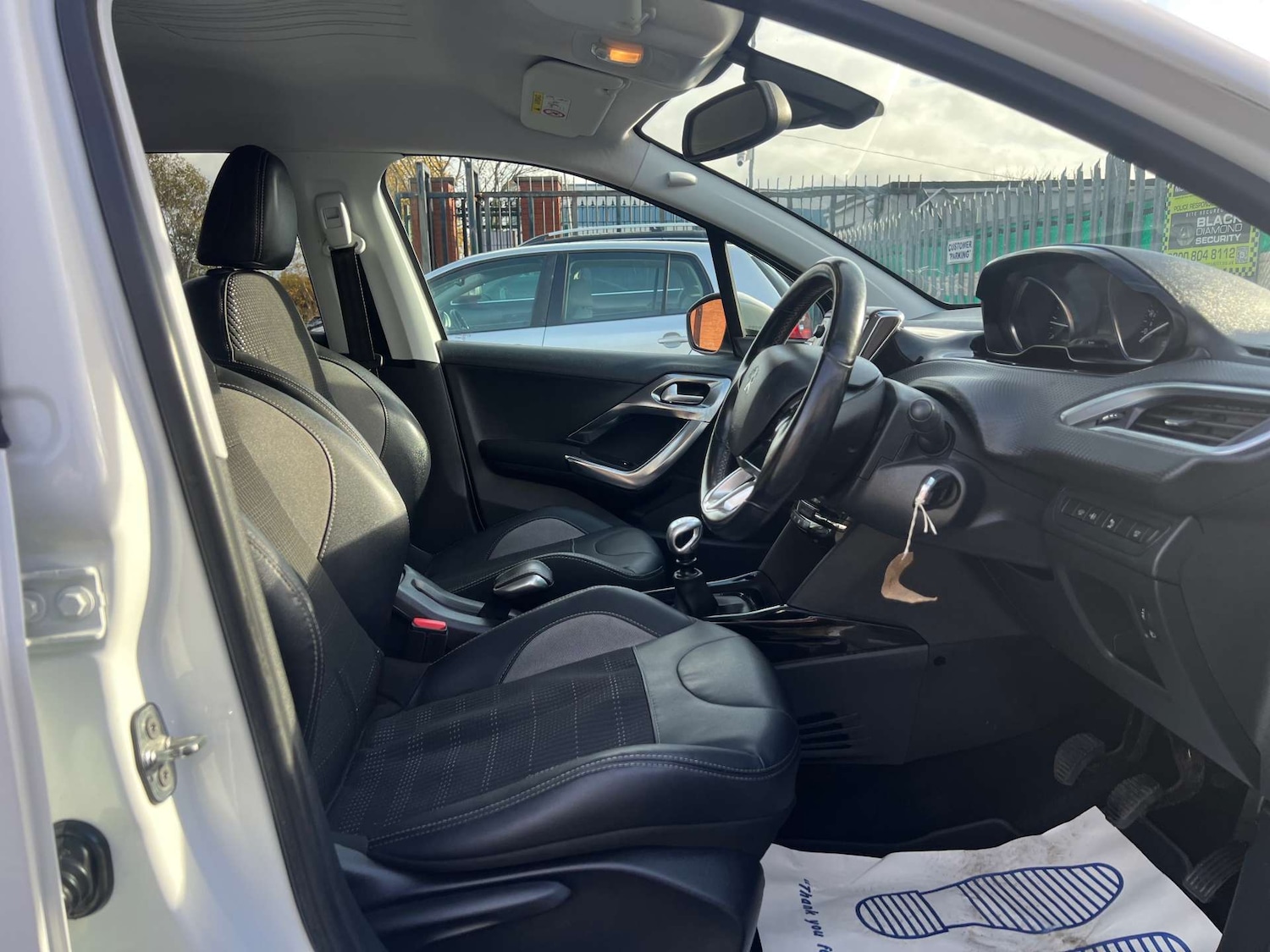 Used Peugeot 2008 2017 for sale - 77003473: Photo 18