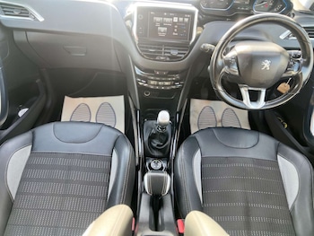 Used Peugeot 2008 2017 for sale - 77003473: Photo