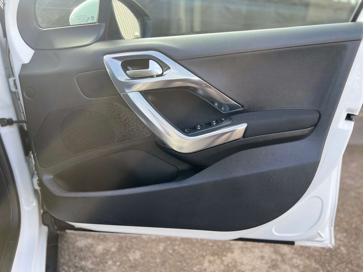 Used Peugeot 2008 2017 for sale - 77003473: Photo 40