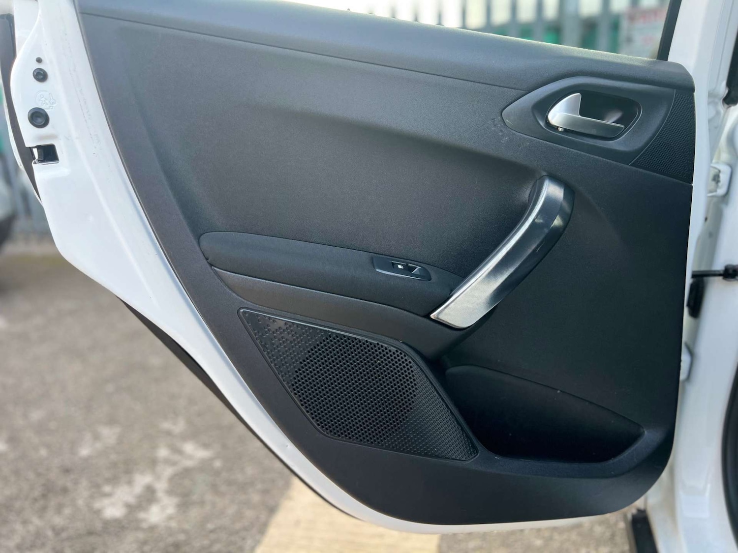 Used Peugeot 2008 2017 for sale - 77003473: Photo 42