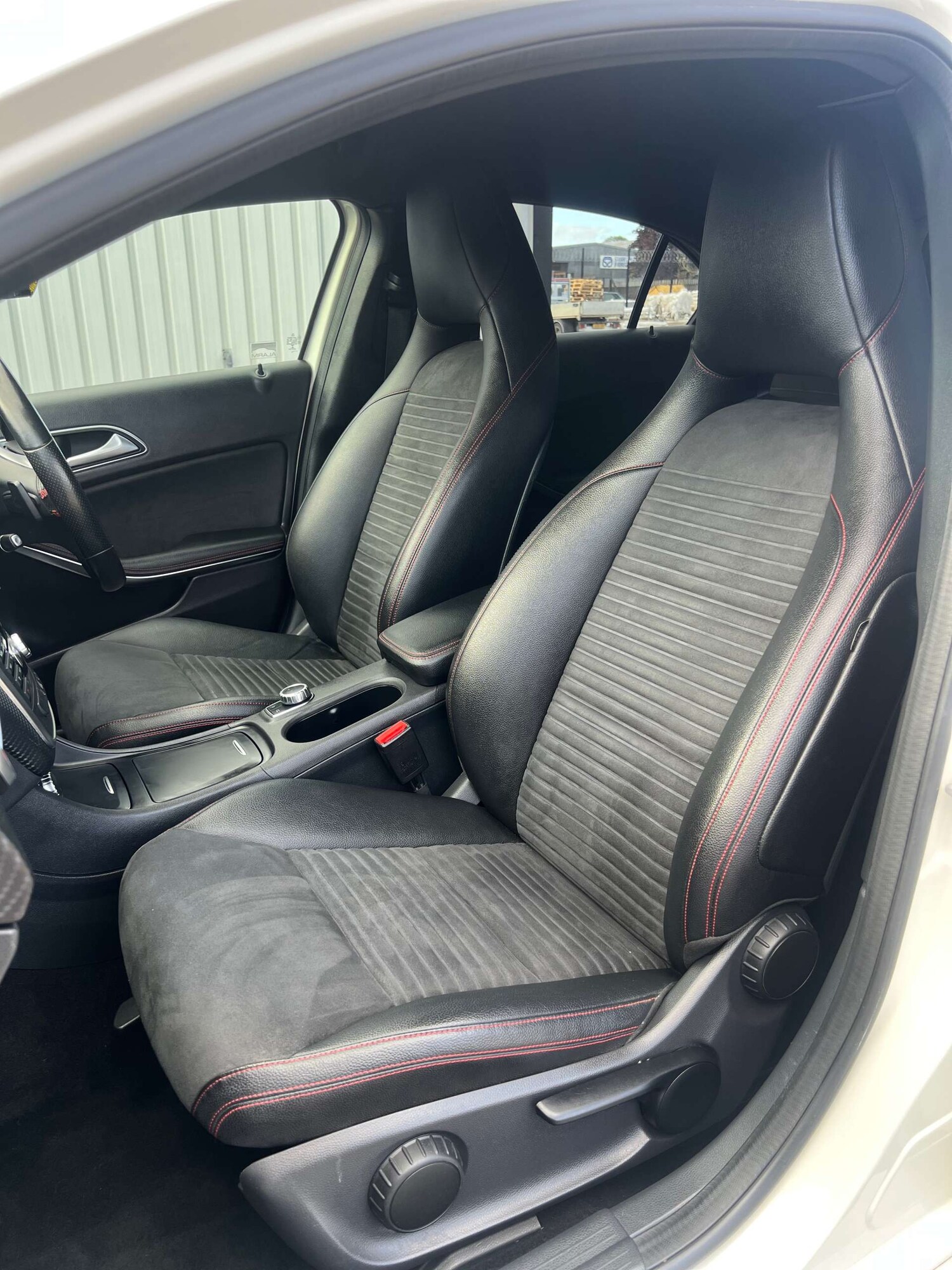 Used Mercedes-Benz A-Class 2015 for sale - 76591209: Photo 4