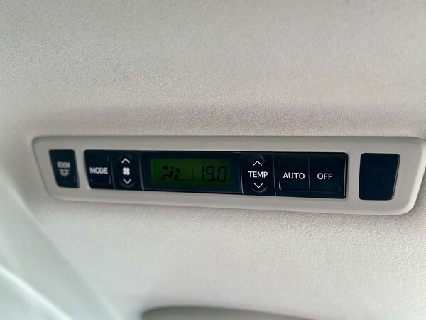 Used Toyota Vellfire 2012 for sale - 75035075: Photo 51