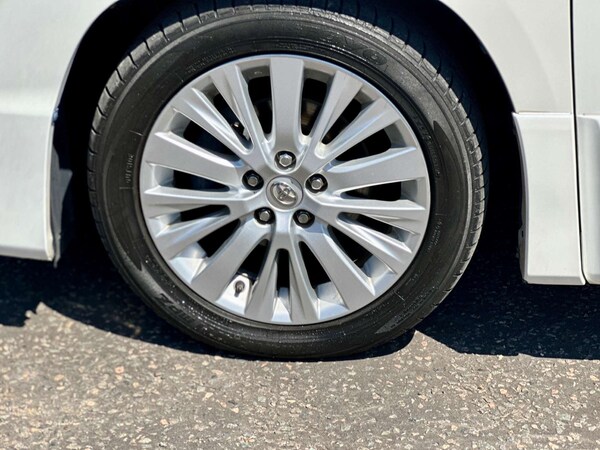 Used Toyota Vellfire 2012 for sale - 75035075: Photo 65
