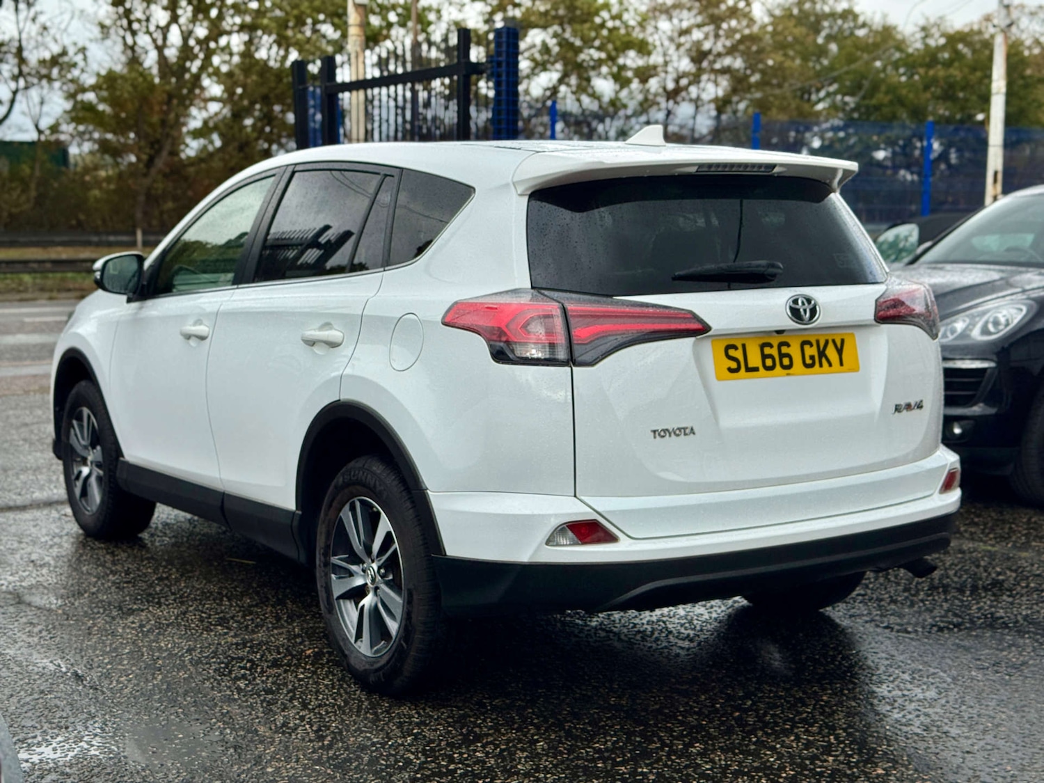 Used Toyota RAV4 2016 for sale - 76311235: Photo 34