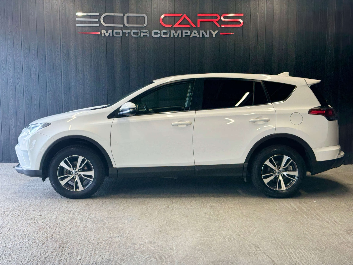 Used Toyota RAV4 2016 for sale - 76311235: Photo 4