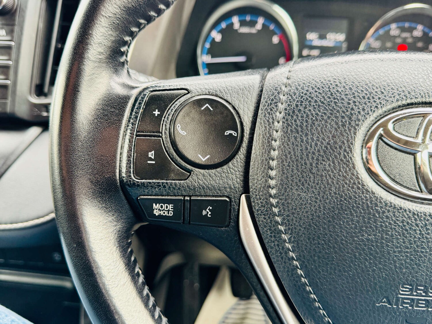 Used Toyota RAV4 2016 for sale - 76311235: Photo 45