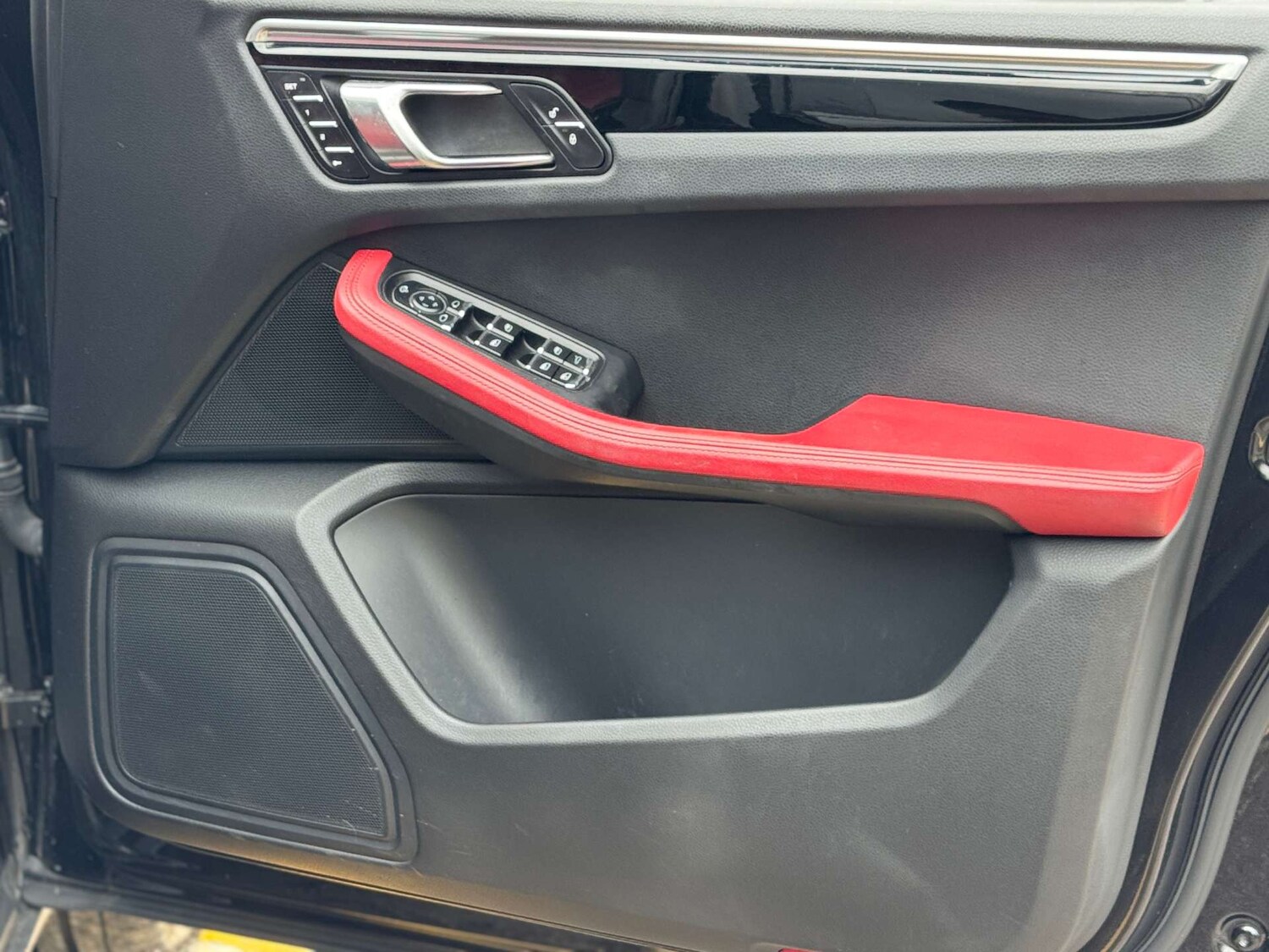 Used Porsche Macan 2024 for sale - 78117657: Photo 79