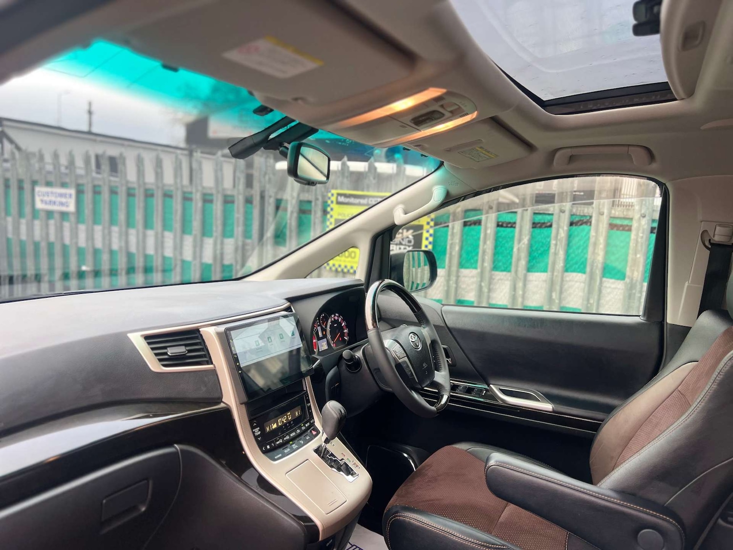 Used Toyota Alphard 2025 for sale - 77022598: Photo 22