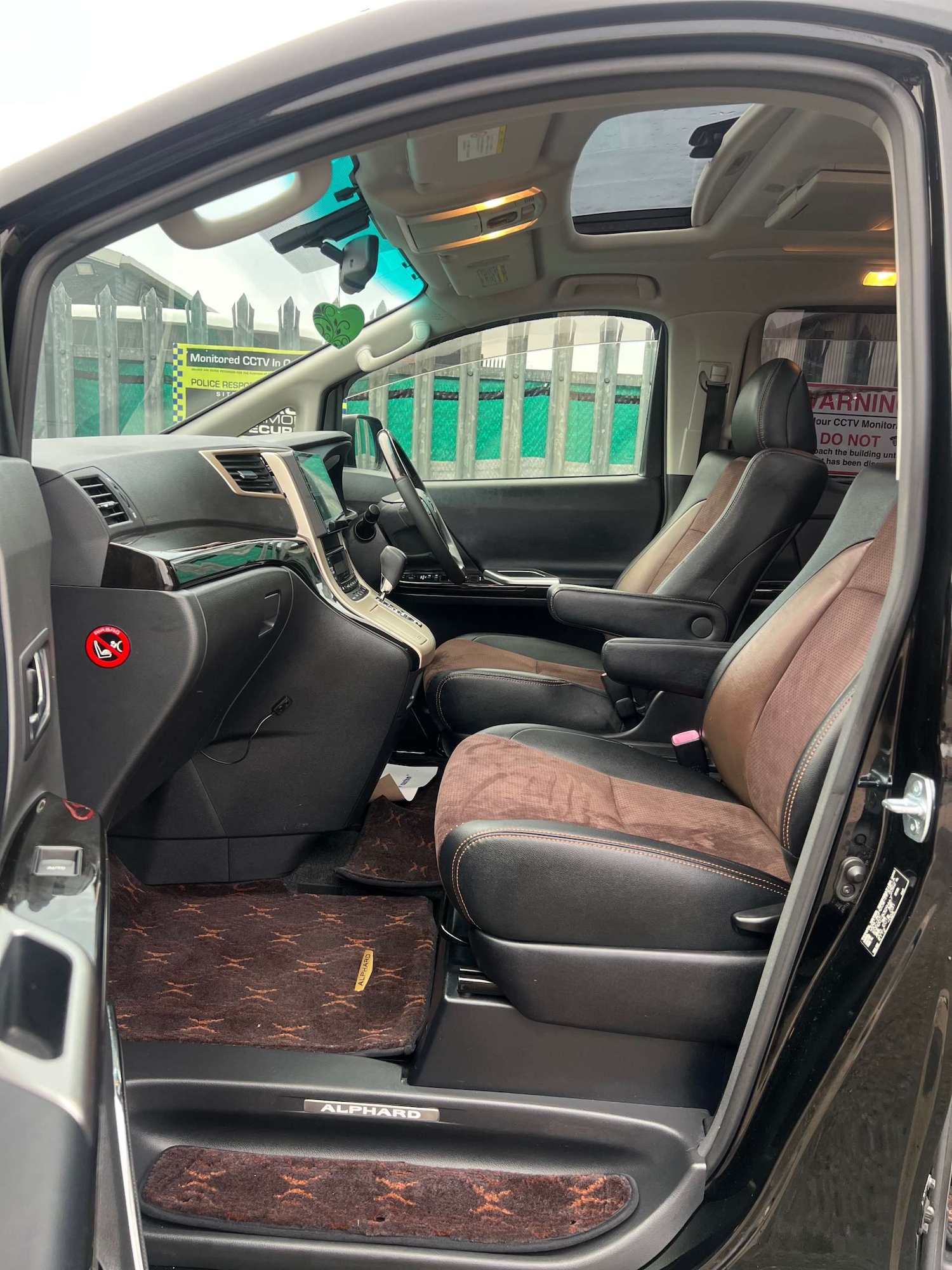 Used Toyota Alphard 2025 for sale - 77022598: Photo 24