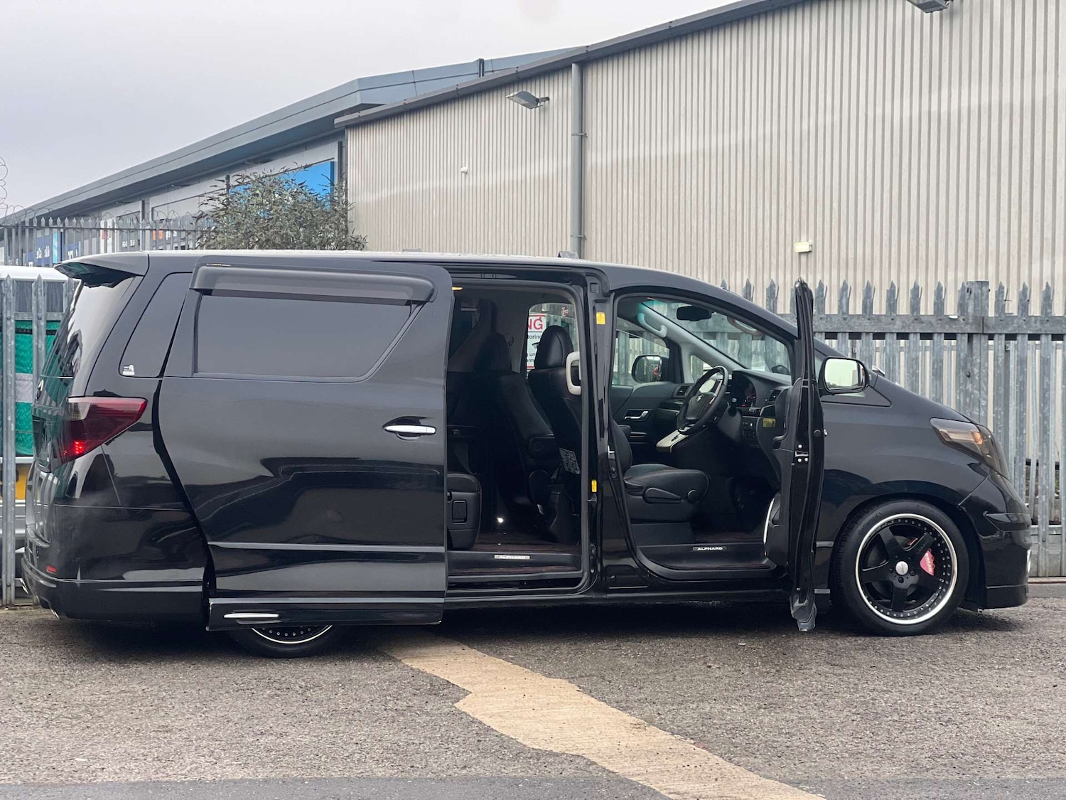 Used Toyota Alphard 2025 for sale - 77022598: Photo 71