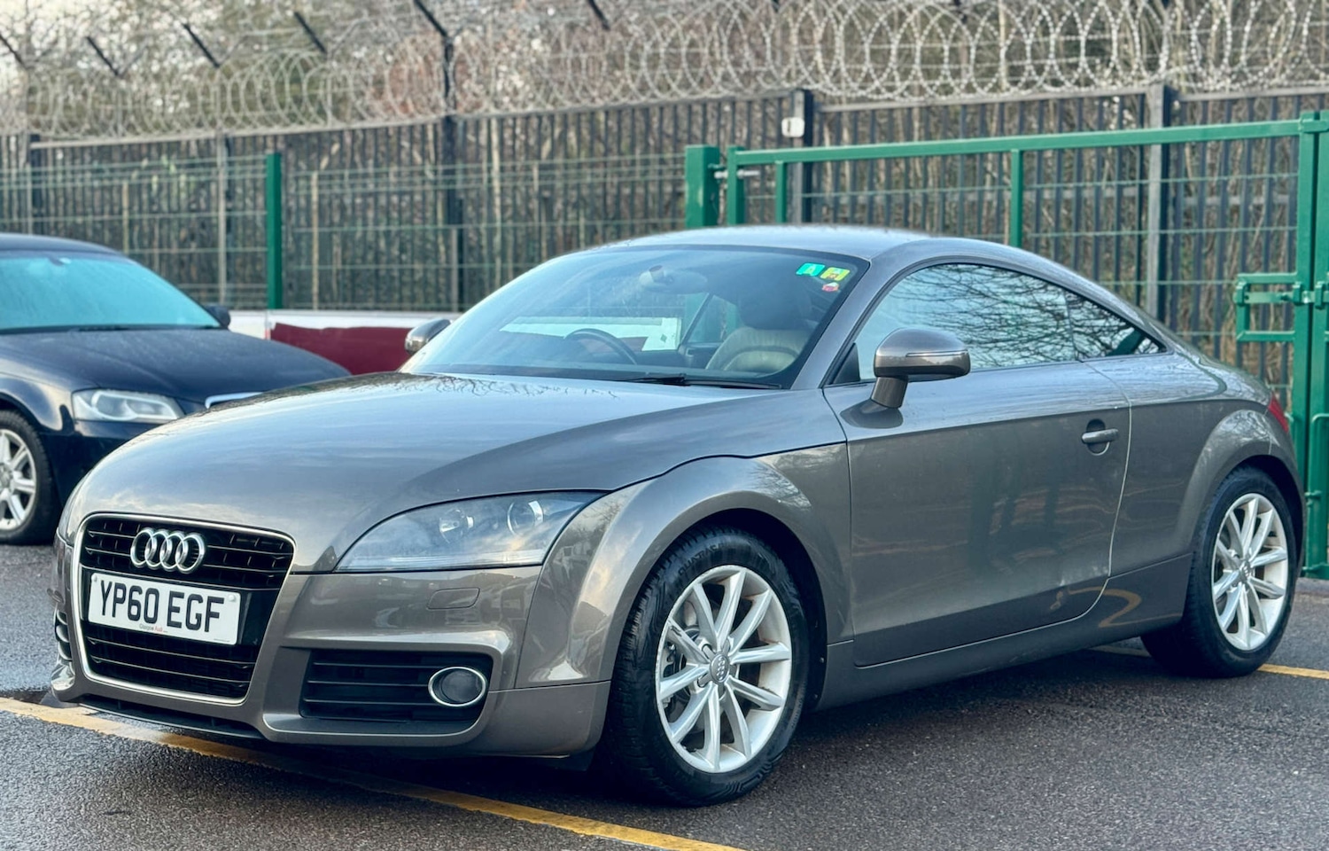 Used Audi TT 2010 for sale - 77028304: Photo 2