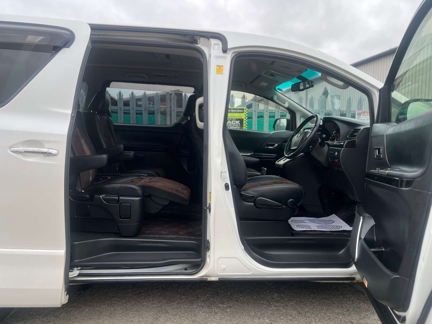 Used Toyota Alphard 2014 for sale - 77888827: Photo 28