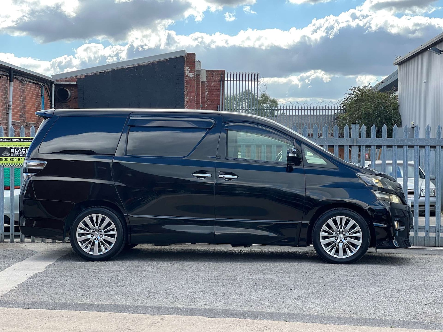 Used Toyota Vellfire 2014 for sale - 76313303: Photo 12