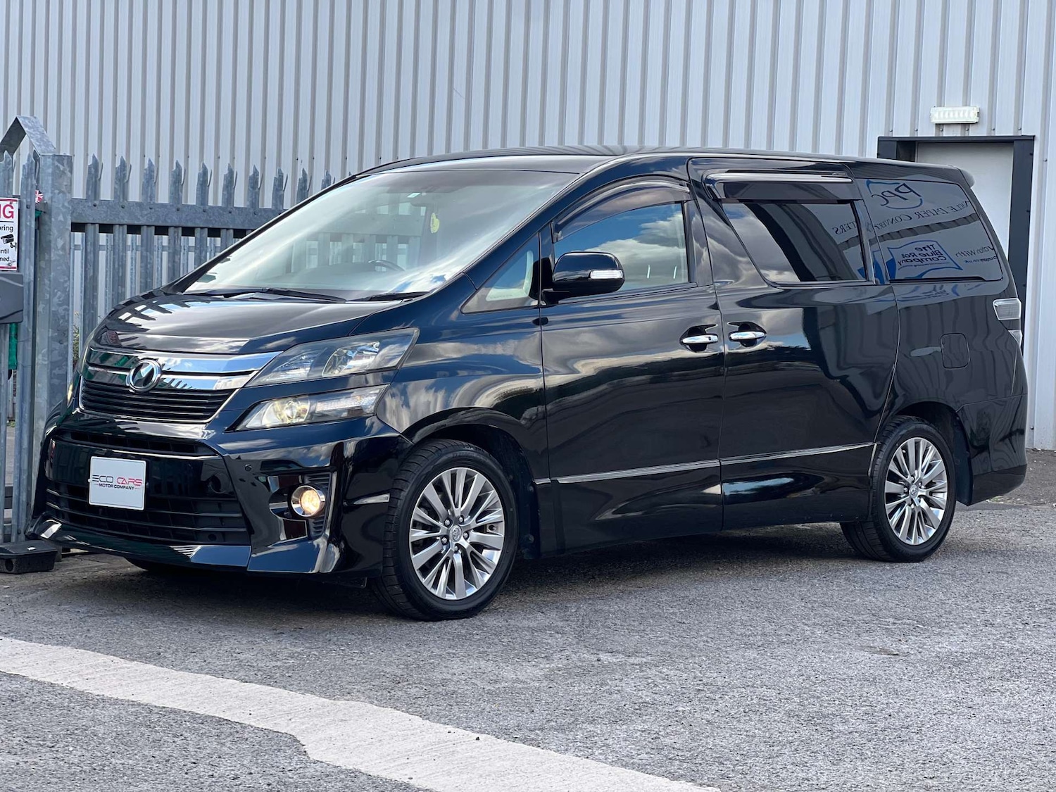 Used Toyota Vellfire 2014 for sale - 76313303: Photo 19
