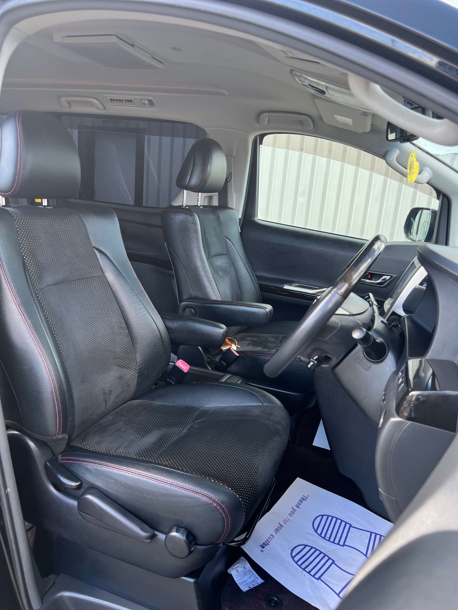 Used Toyota Vellfire 2014 for sale - 76313303: Photo 2