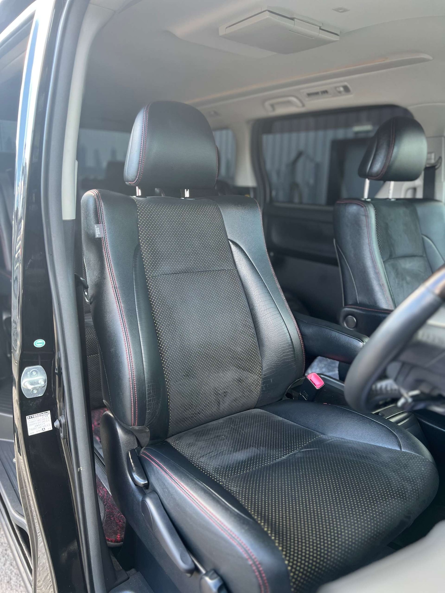 Used Toyota Vellfire 2014 for sale - 76313303: Photo 22