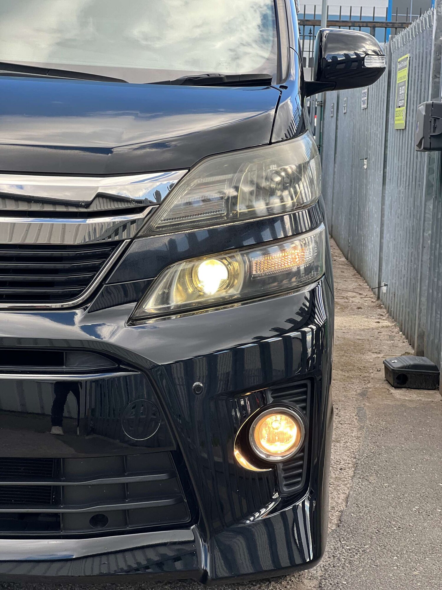 Used Toyota Vellfire 2014 for sale - 76313303: Photo 32