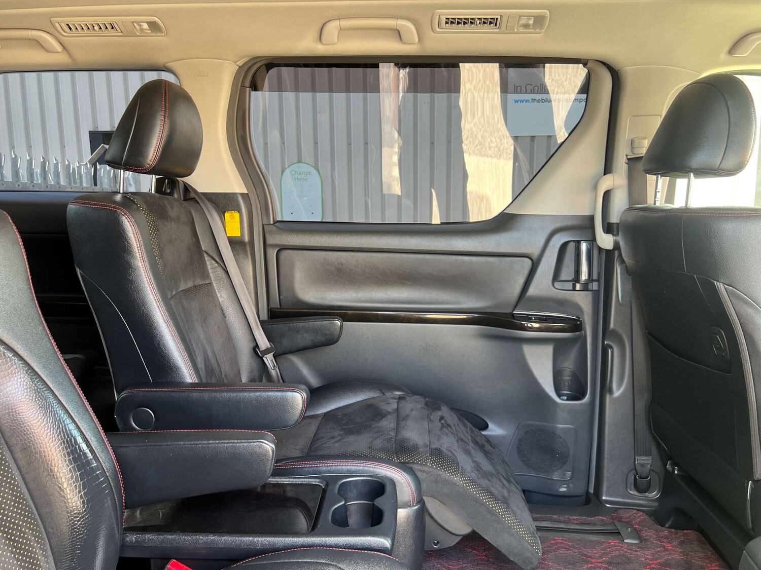 Used Toyota Vellfire 2014 for sale - 76313303: Photo 39