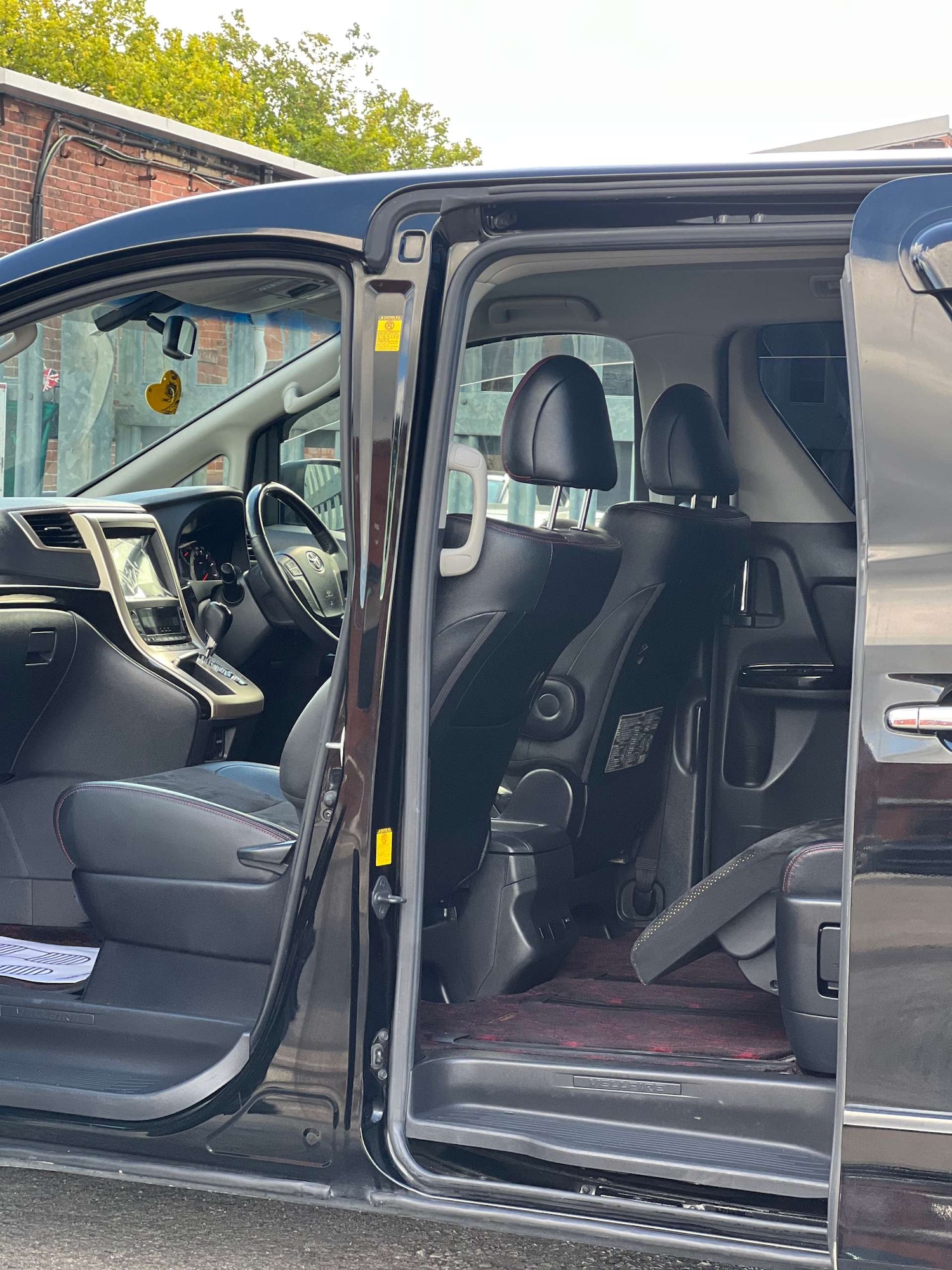 Used Toyota Vellfire 2014 for sale - 76313303: Photo 41