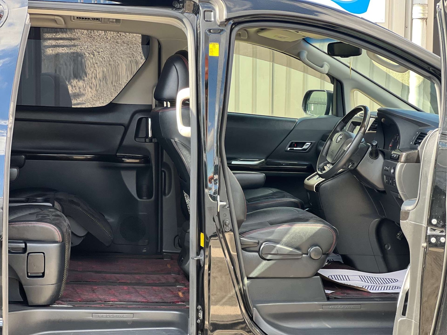 Used Toyota Vellfire 2014 for sale - 76313303: Photo 42